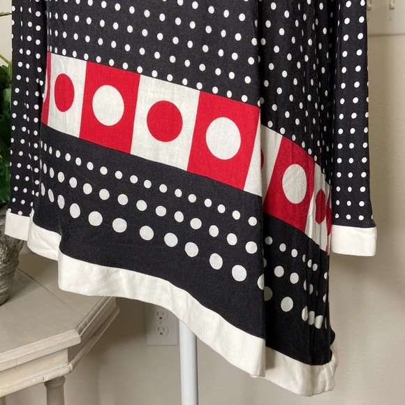 Soft & Flowing Geometric Tunic - Picture 3 of 7